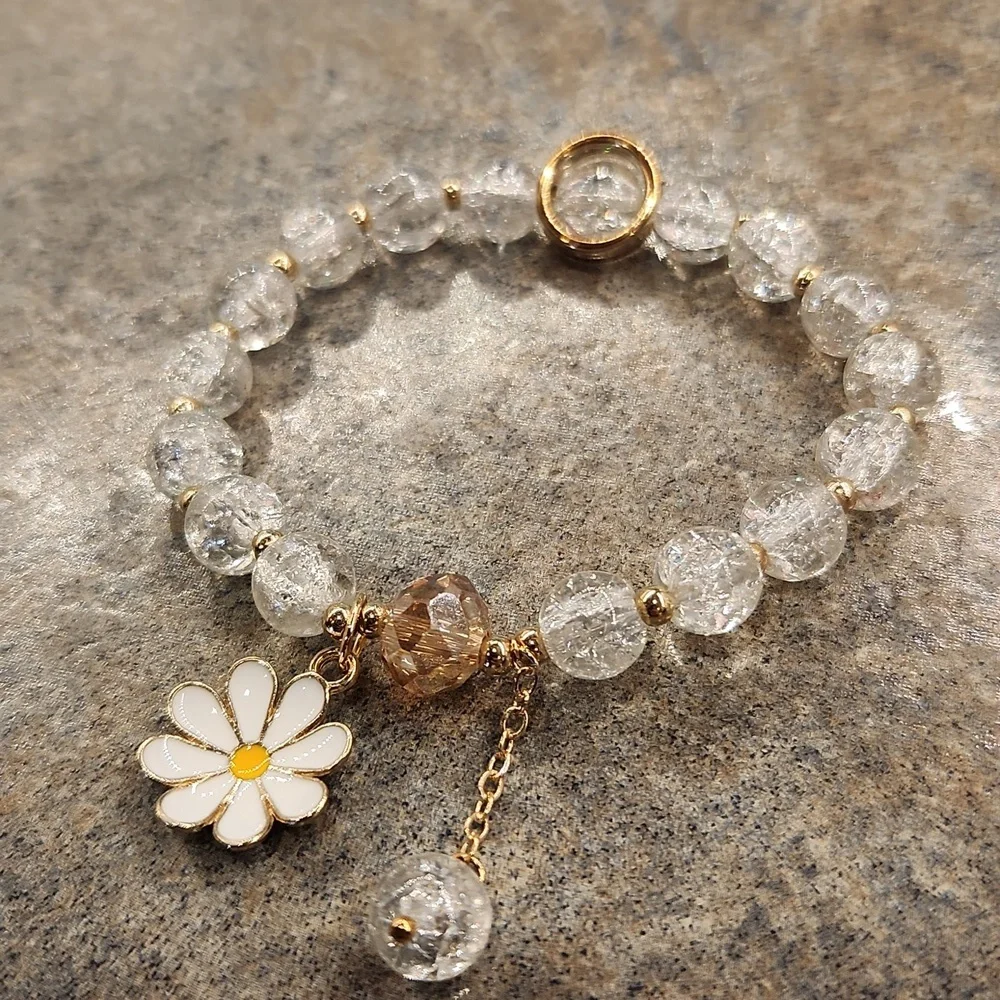 Kids Daisy Charm Beaded Stretch Bracelet - White & Gold